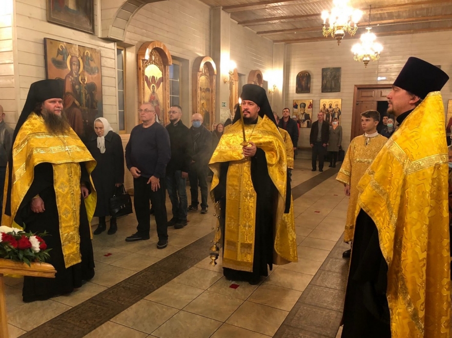 храм благовещения пресвятой богородицы в ульяновске. Смотреть фото храм благовещения пресвятой богородицы в ульяновске. Смотреть картинку храм благовещения пресвятой богородицы в ульяновске. Картинка про храм благовещения пресвятой богородицы в ульяновске. Фото храм благовещения пресвятой богородицы в ульяновске